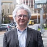 <strong>Yvon Henri</strong>